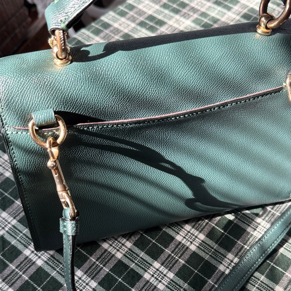 Elegant COACH Leather Handbag - Picture 4 of 5